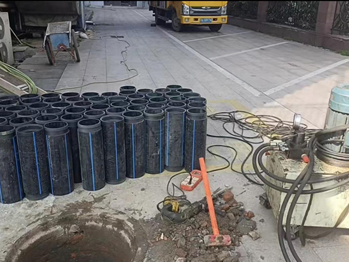 源城PE置换管厂家 DN315置换管 非开挖管短管置换